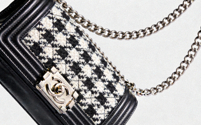2024年香奈儿Le Boy系列绗缝链条包，粗花呢材质，黑白混色